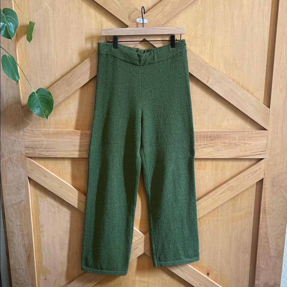 Green Textured Wide-Leg Pants
